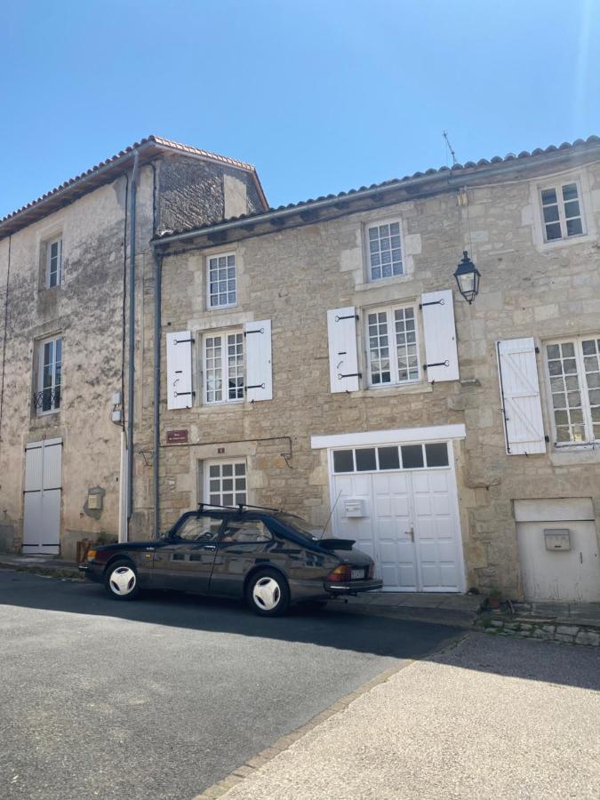 Nanteuil-en-Vallée The Wild Geese B&B 외부 사진