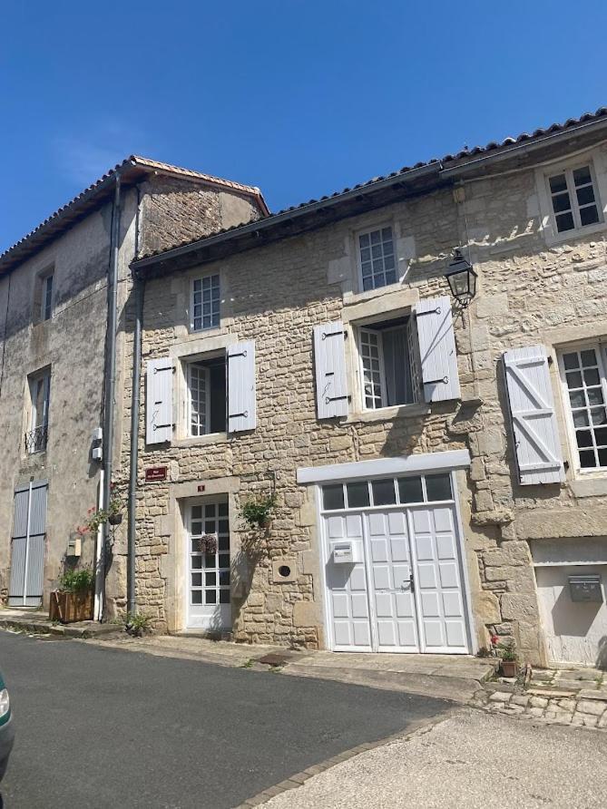 Nanteuil-en-Vallée The Wild Geese B&B 외부 사진